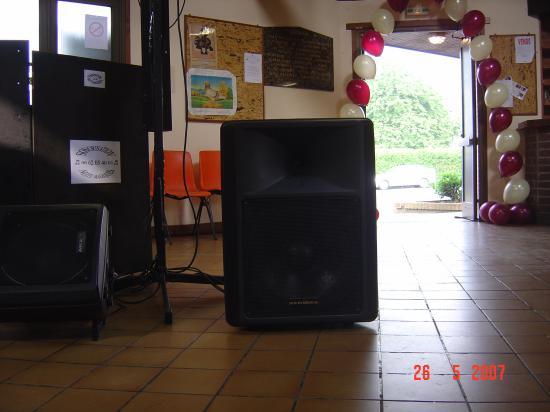 4 Baffes  1800 Watts RMS